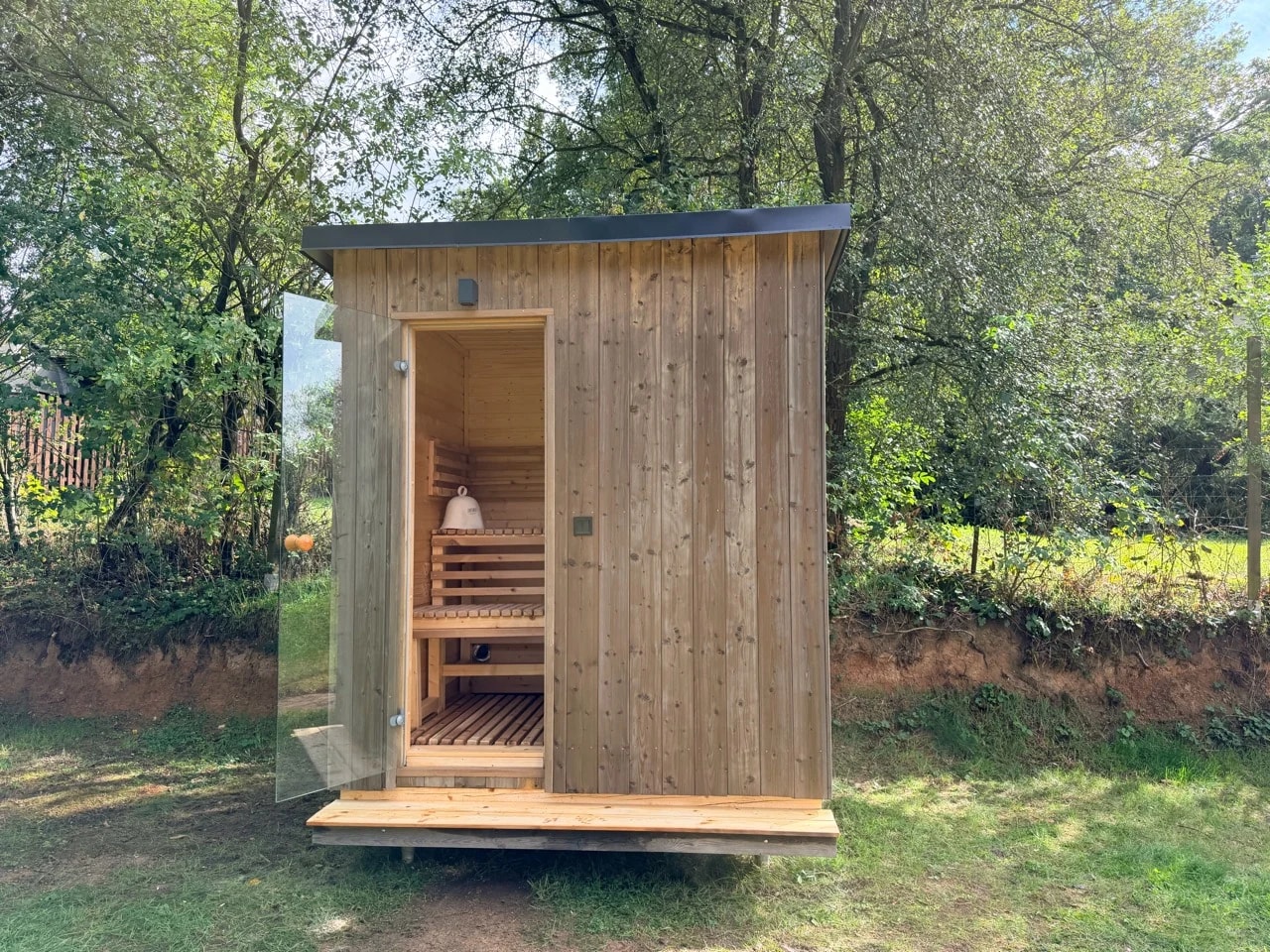 Ručně postavená finská sauna